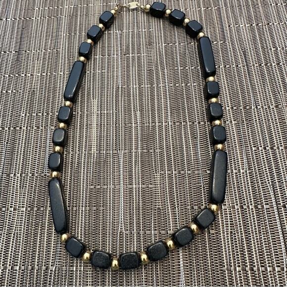 Vintage Trifari Black Gold Tone Beaded String Lucite Long Necklace VTG Retro - Picture 2 of 11
